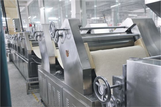 Porcellana Tagliatelle completamente automatiche manuali industriali che fanno macchina con alta efficienza fornitore