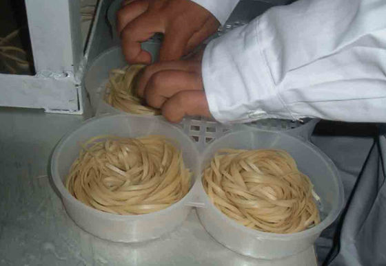 La tensione 380 ha introdotto la linea di produzione della tagliatella il quadrato/tagliatella forma rotonda fornitore